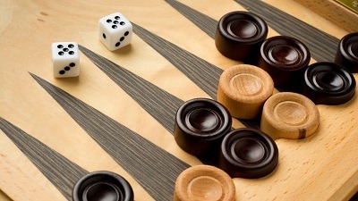Backgammon-board-games-CALIBRE-mag
